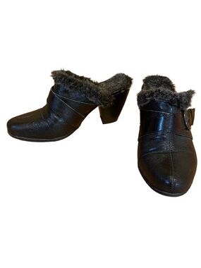 B.O.C. BLACK LEATHER WITH FAUX FUR LINING MULE BLOCK HEEL CLOGS (8)